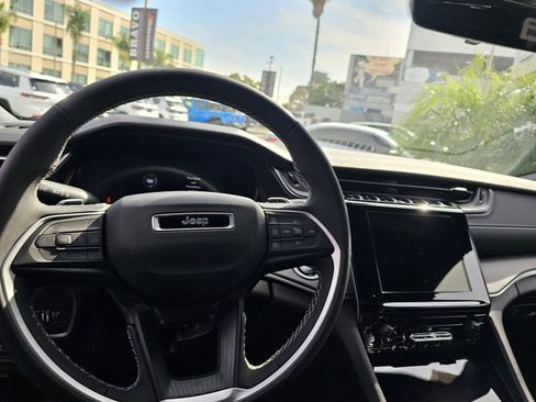 New 2025 Jeep Grand Cherokee L Laredo image 22