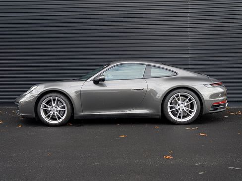 Certified 2022 Porsche 911 Carrera image 2