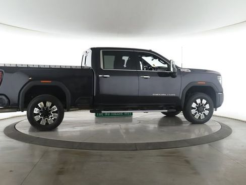 Used 2025 GMC Sierra 2500 Denali w/ Denali Reserve Package AWD/4WD image 6