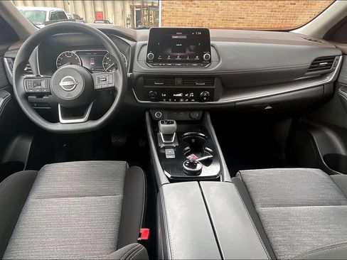 Used 2023 Nissan Rogue SV AWD/4WD image 14