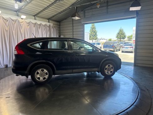 Used 2016 Honda CR-V LX image 3