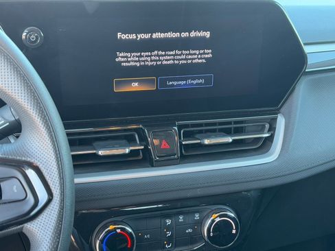 Used 2025 Chevrolet TrailBlazer LT image 24