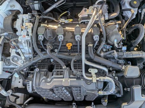 Used 2025 Nissan Altima 2.5 SV FWD image 13