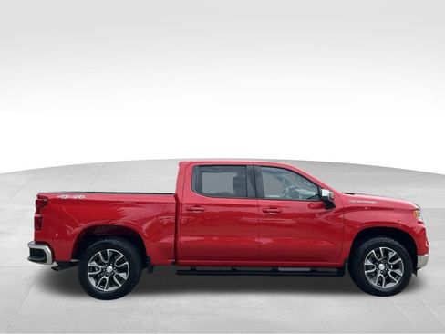 Used 2024 Chevrolet Silverado 1500 LT AWD/4WD image 7