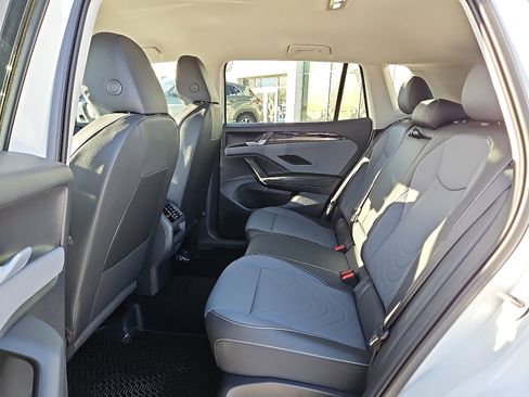 New 2026 Volkswagen Tiguan SE image 11