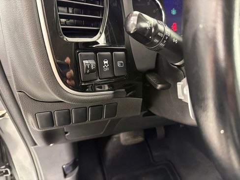 Used 2015 Mitsubishi Outlander GT image 12