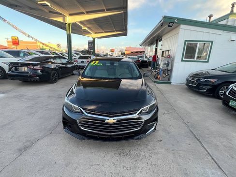 Used 2017 Chevrolet Malibu LS FWD image 3