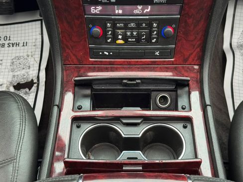 Used 2014 Cadillac Escalade Premium AWD/4WD image 31