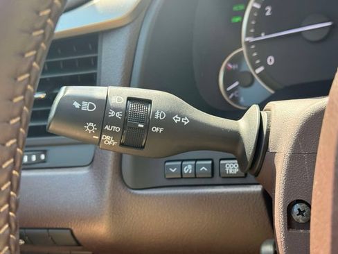Used 2018 Lexus RX 350 AWD w/ Premium Package image 29