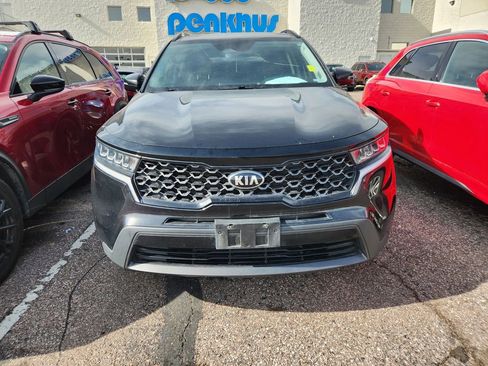 Used 2021 Kia Sorento S w/ Panoramic Sunroof Package image 2