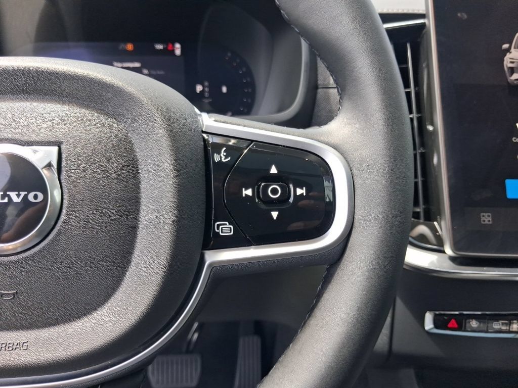 Certified 2026 Volvo XC90 B6 Plus AWD/4WD image 20
