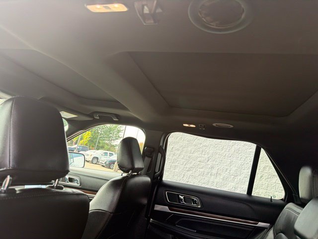 Used 2019 Ford Explorer Limited w/ Class III Trailer Tow Package AWD/4WD image 16