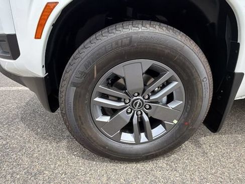 New 2026 Nissan Frontier SV w/ Tow Package RWD image 10