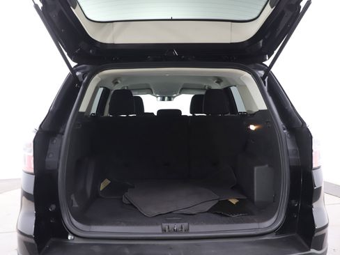 Used 2017 Ford Escape SE image 16