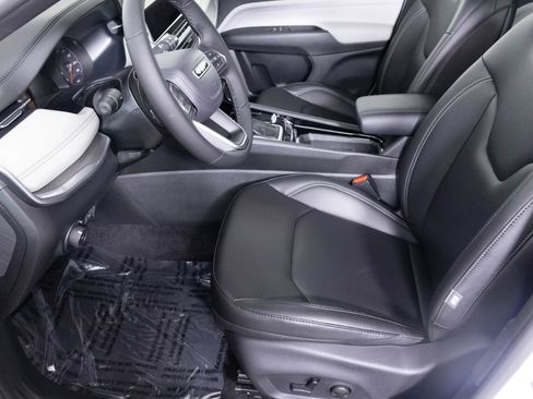 New 2026 Jeep Compass Limited image 15