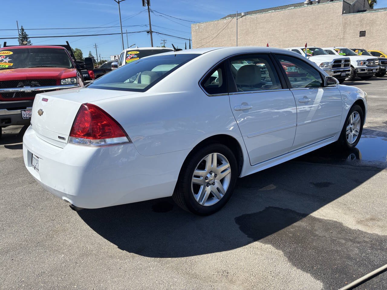 Used 2015 Chevrolet Impala LT FWD image 2