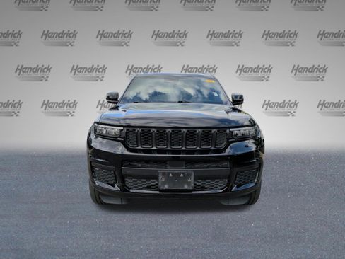 Used 2023 Jeep Grand Cherokee L Laredo image 5