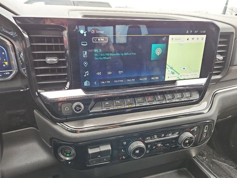 Used 2023 Chevrolet Silverado 1500 ZR2 image 10