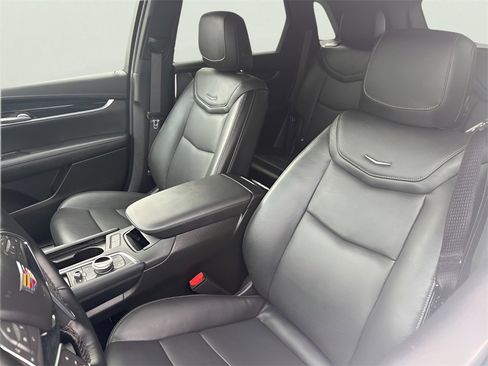 Used 2025 Cadillac XT5 Premium Luxury image 14