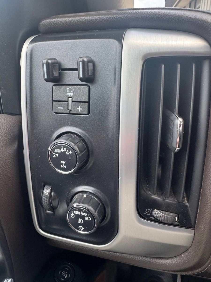 Used 2018 GMC Sierra 1500 SLT AWD/4WD image 19