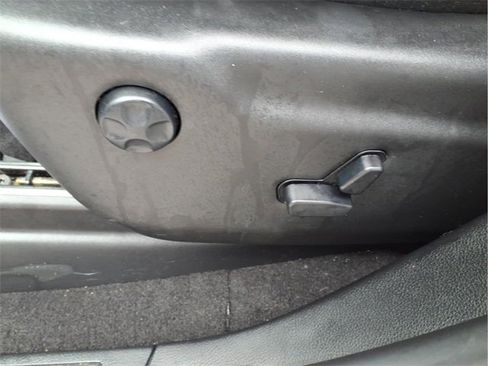 Used 2019 Jeep Grand Cherokee Altitude image 13