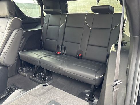 Used 2021 Cadillac Escalade Premium Luxury w/ LPO, Illumination Package image 31