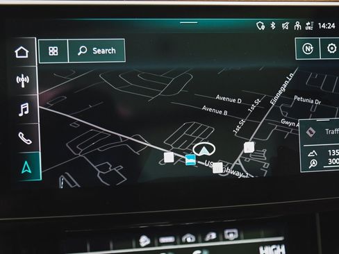 Used 2024 Audi Q8 e-tron Premium Plus w/ Premium Plus Package image 23