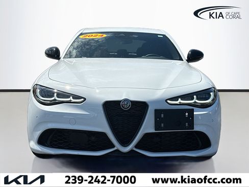 Used 2024 Alfa Romeo Giulia Sprint AWD/4WD image 7