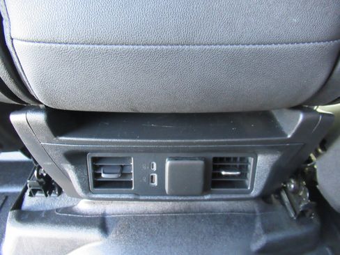 Used 2024 GMC Sierra 1500 SLT image 14