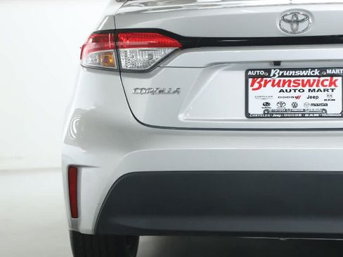 Used 2023 Toyota Corolla LE FWD image 40