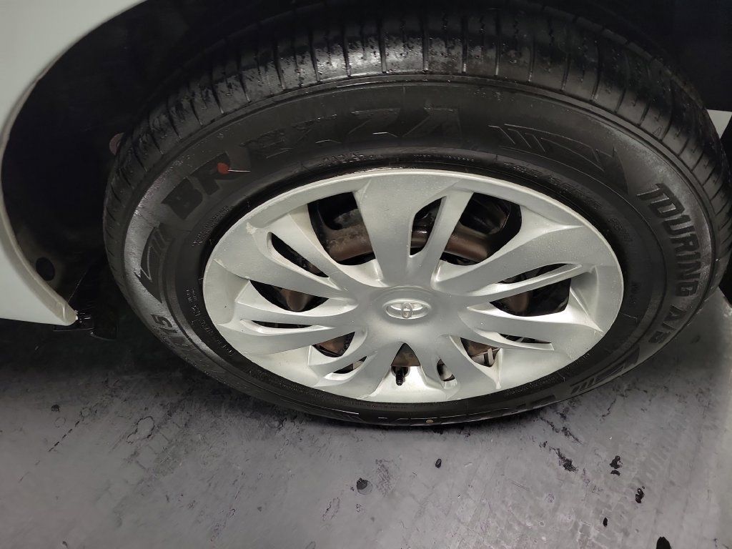 Used 2019 Toyota Yaris L FWD image 12