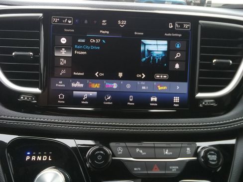 New 2026 Chrysler Pacifica Select image 22