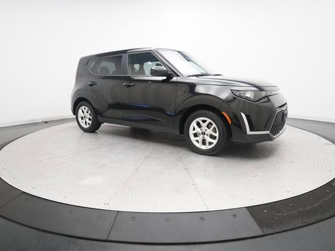 Certified 2023 Kia Soul LX w/ LX Technology Package image 13