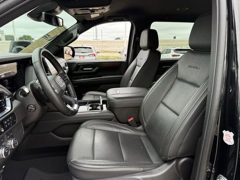 Used 2025 GMC Yukon XL Denali AWD/4WD image 28