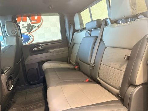 Used 2025 Chevrolet Silverado 2500 ZR2 w/ Technology Package AWD/4WD image 20