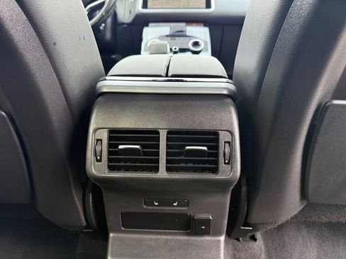 Used 2022 Land Rover Range Rover Velar R-Dynamic S image 28