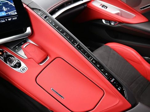 Used 2022 Chevrolet Corvette Stingray Preferred Cpe w/ Z51 Performance Package RWD image 23