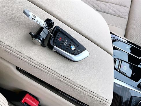 Used 2023 BMW 530i w/ Premium Package RWD image 14