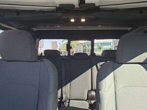 New 2026 Jeep Gladiator Sport image 28