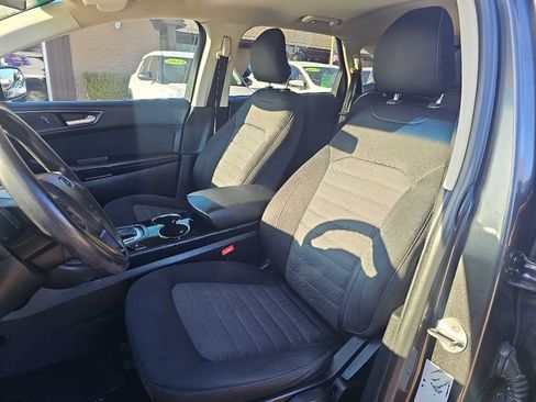 Used 2018 Ford Edge SE image 11
