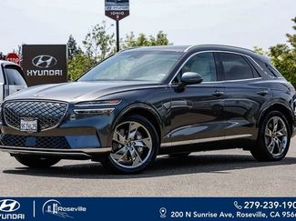 Used 2023 Genesis Electrified GV70 AWD/4WD video 1