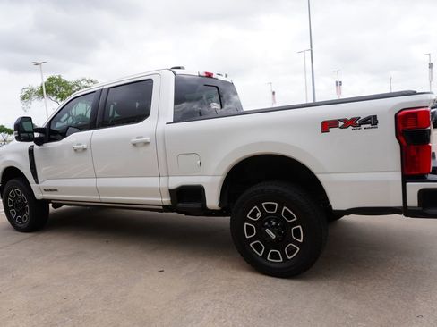 Used 2025 Ford F250 Platinum image 4