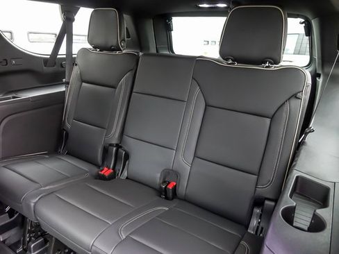 New 2026 Chevrolet Suburban Premier image 20