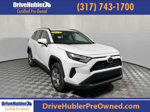 Used 2025 Toyota RAV4 XLE AWD/4WD image 1