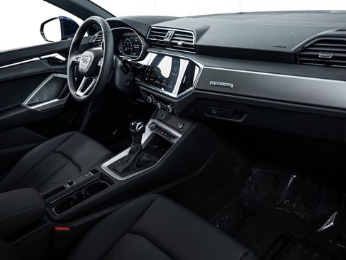 New 2025 Audi Q3 2.0T Premium image 10