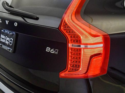Used 2025 Volvo XC90 B6 Plus image 12