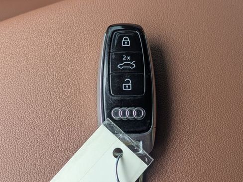 Used 2022 Audi Q8 Premium Plus AWD/4WD image 30