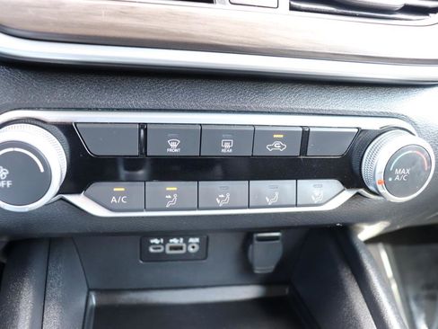 Used 2025 Nissan Altima 2.5 SV image 32