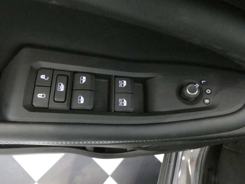 Used 2025 Jeep Grand Cherokee Laredo X AWD/4WD image 22