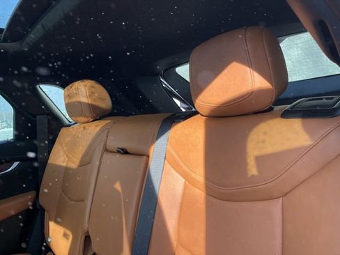 Used 2024 Cadillac XT5 Premium Luxury image 9